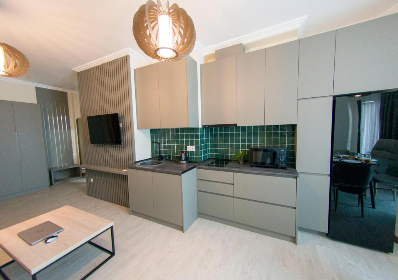 Season Suite Apart-Hotel Batoemi Buitenkant foto