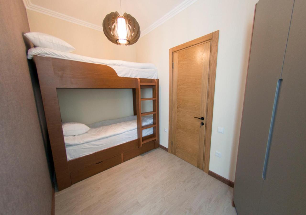 Season Suite Apart-Hotel Batoemi Buitenkant foto