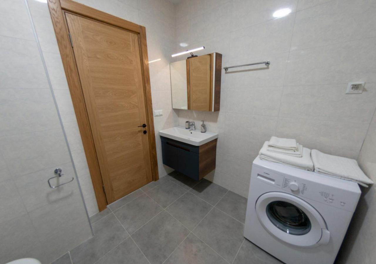 Season Suite Apart-Hotel Batoemi Buitenkant foto