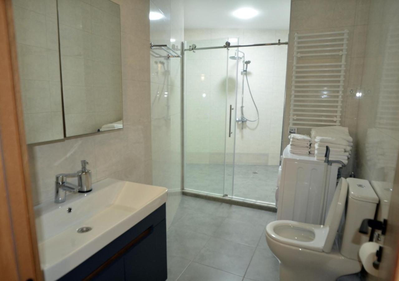 Season Suite Apart-Hotel Batoemi Buitenkant foto
