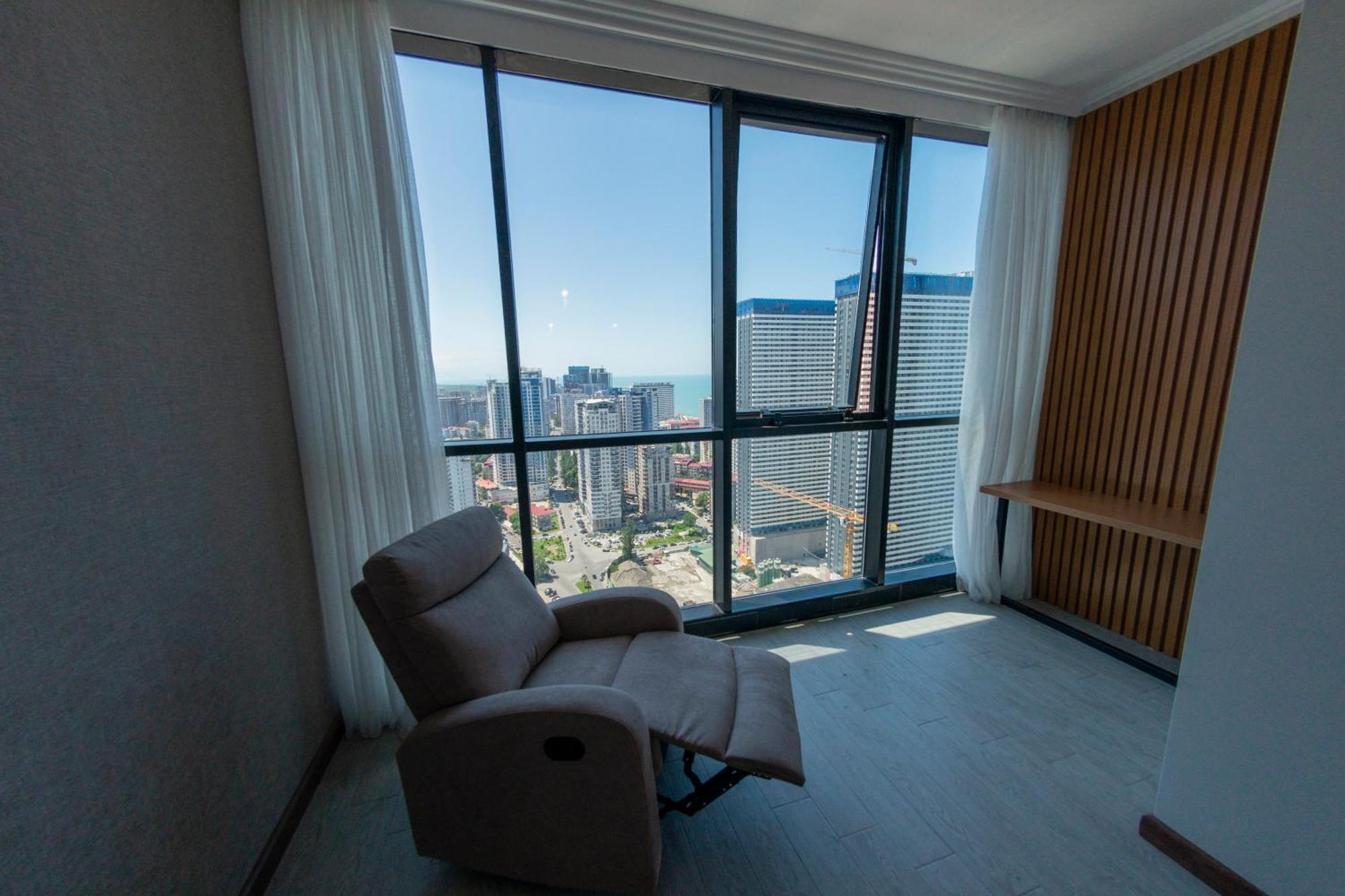 Season Suite Apart-Hotel Batoemi Buitenkant foto