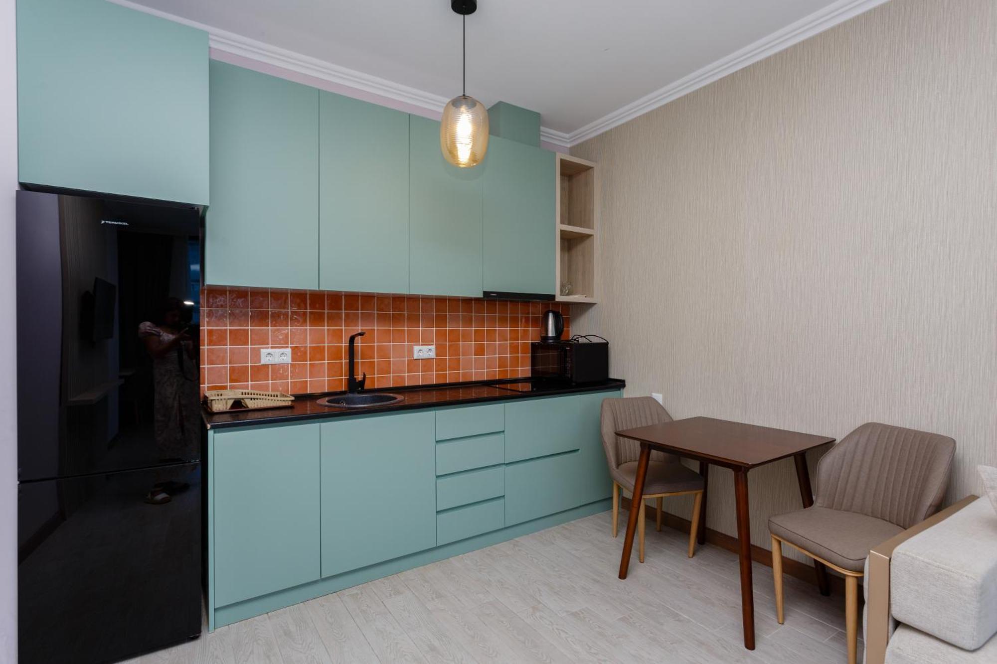 Season Suite Apart-Hotel Batoemi Buitenkant foto