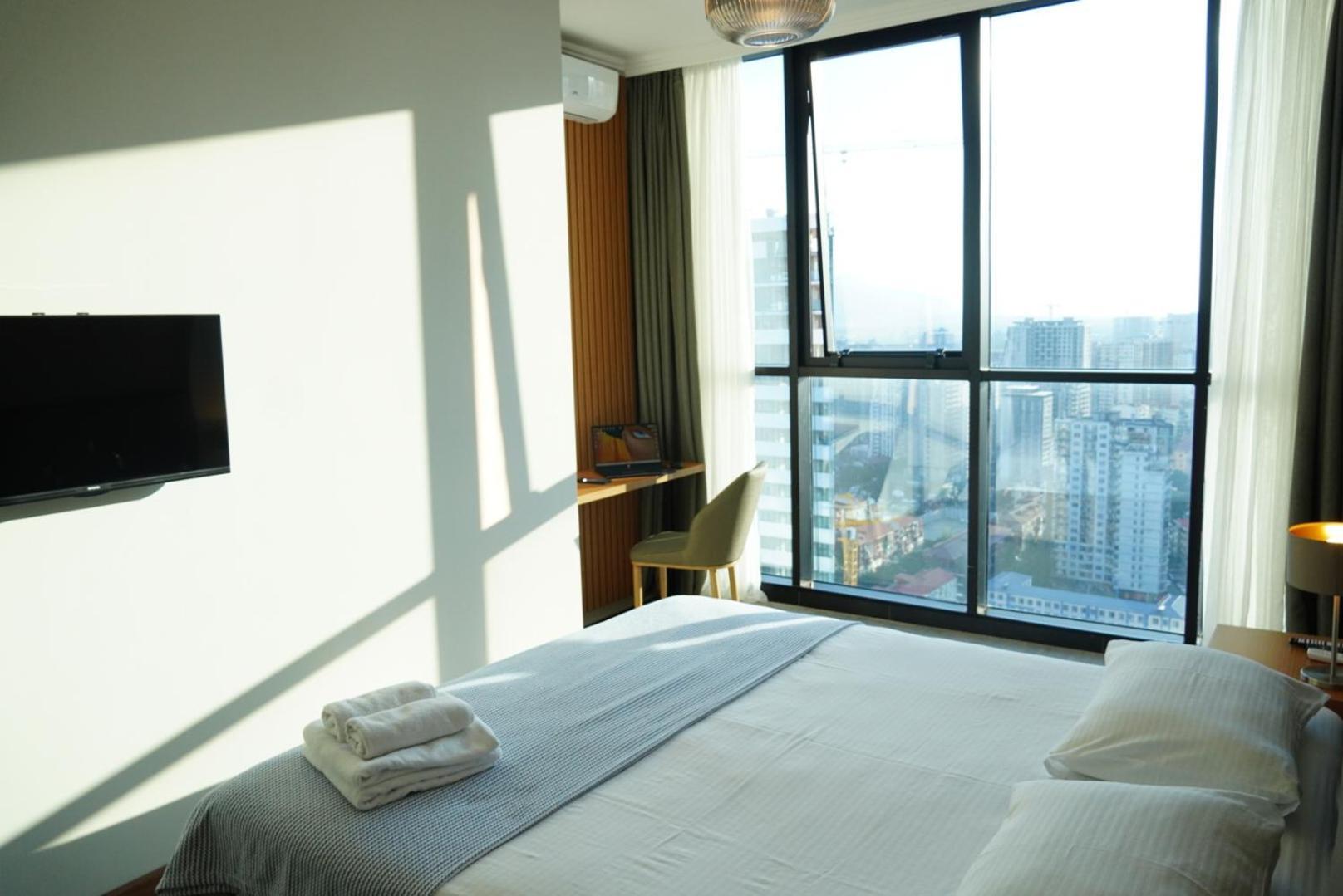 Season Suite Apart-Hotel Batoemi Buitenkant foto