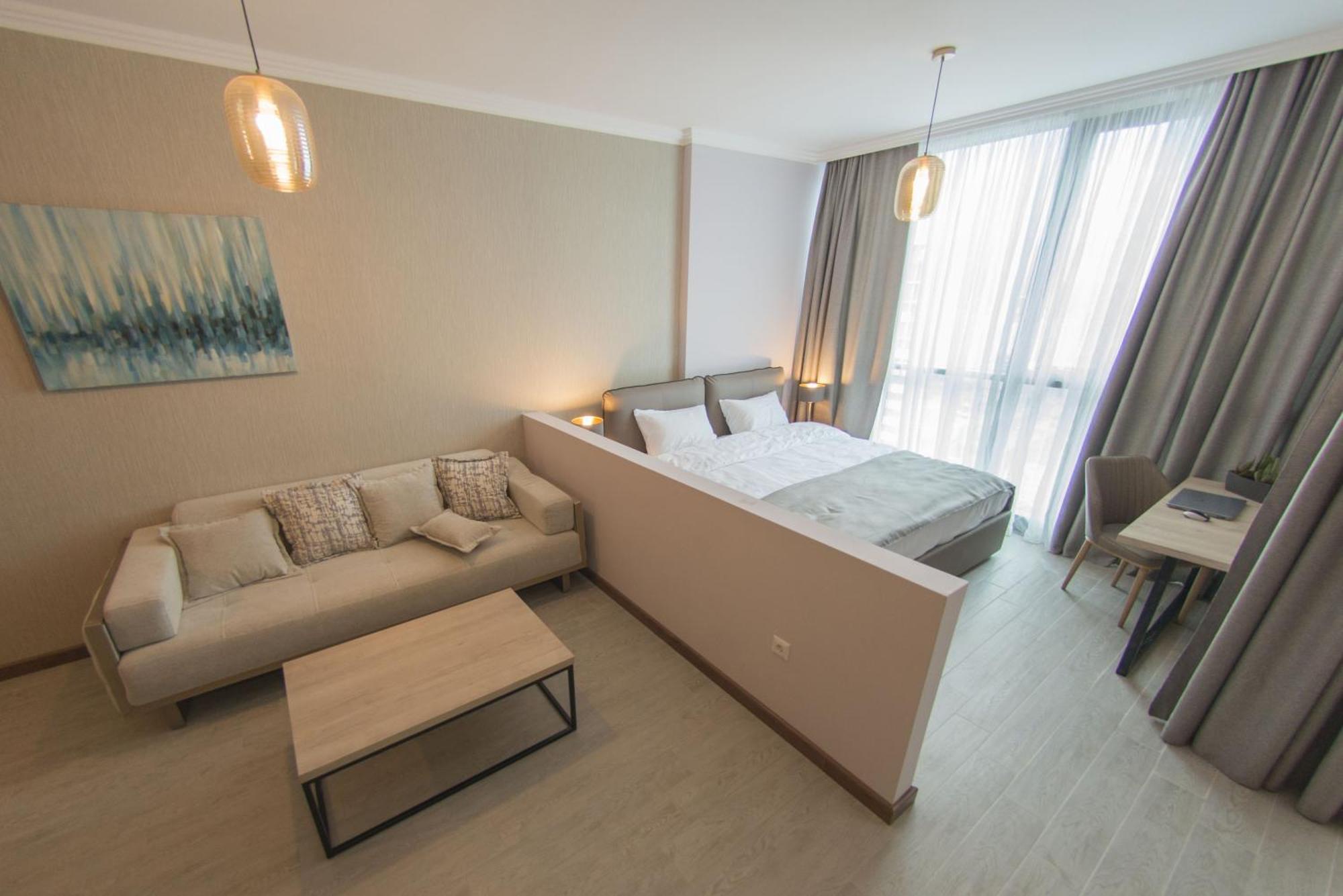 Season Suite Apart-Hotel Batoemi Buitenkant foto