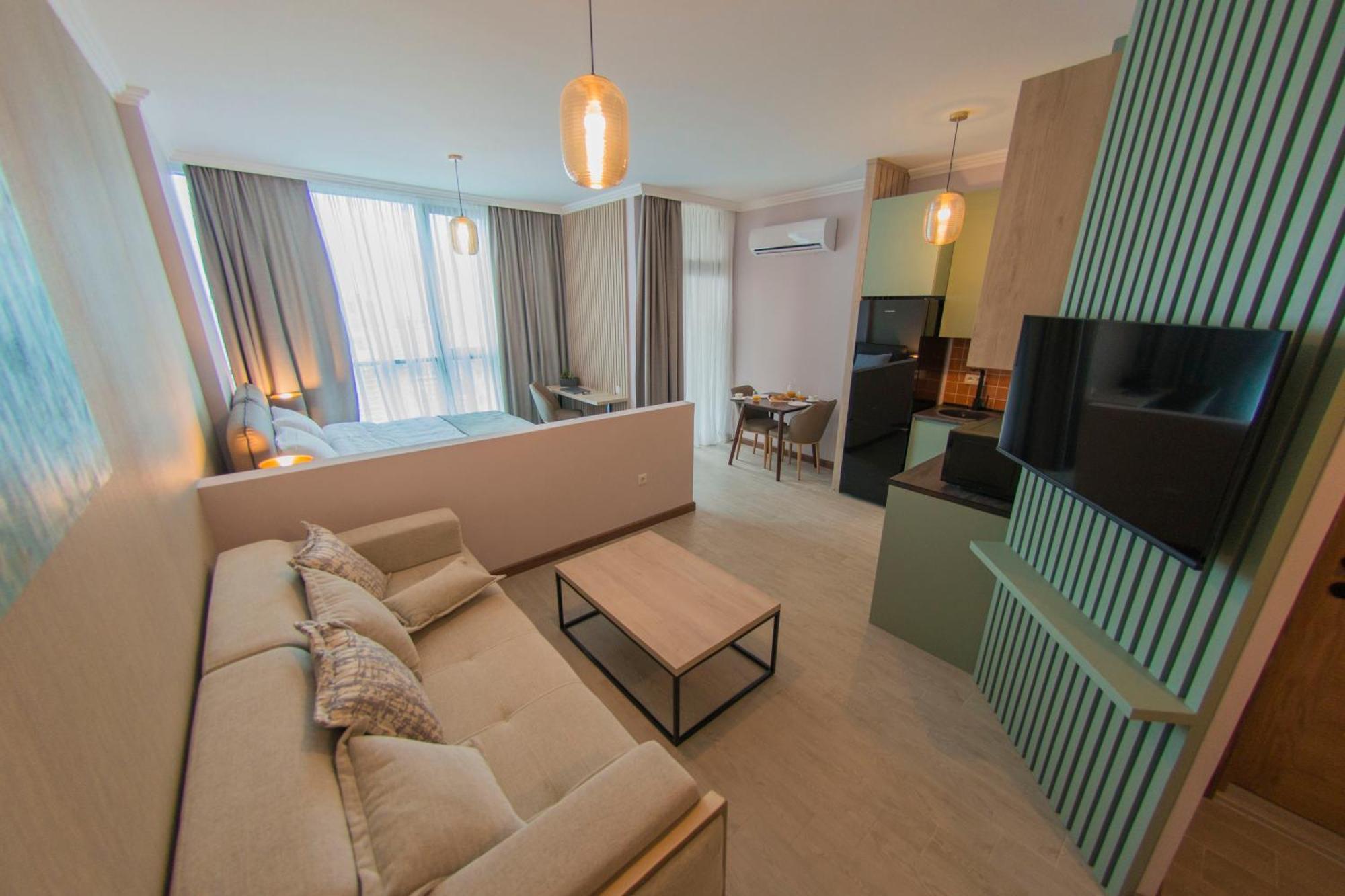 Season Suite Apart-Hotel Batoemi Buitenkant foto
