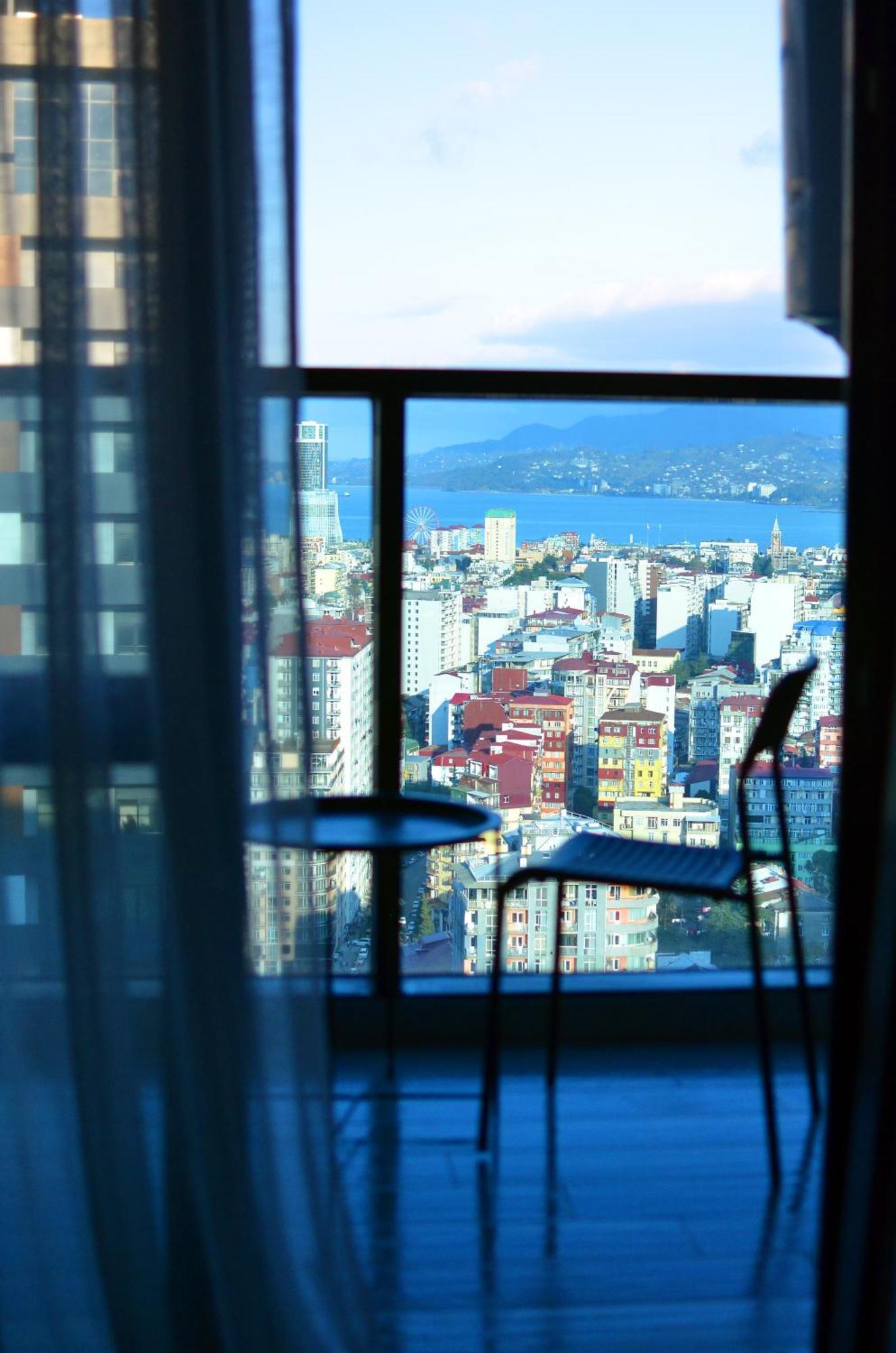 Season Suite Apart-Hotel Batoemi Buitenkant foto