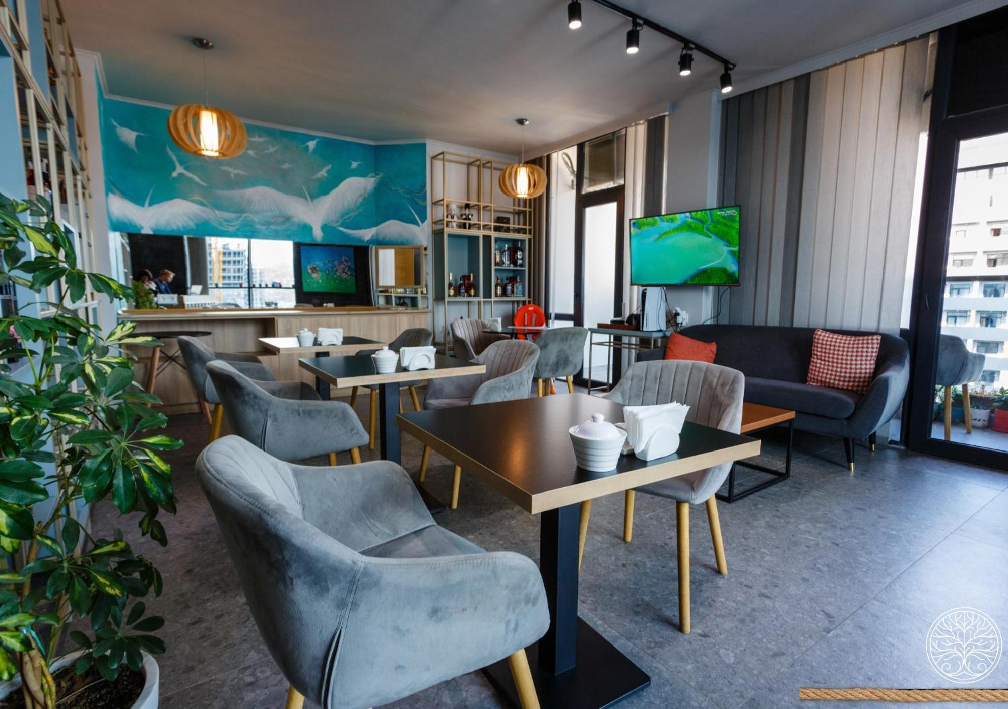 Season Suite Apart-Hotel Batoemi Buitenkant foto